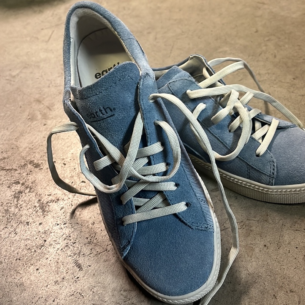Earth shoes size 8. Never been worn. - Picture 4 of 6
